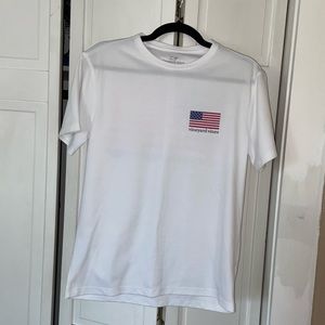 Vineyard vines tee shirt